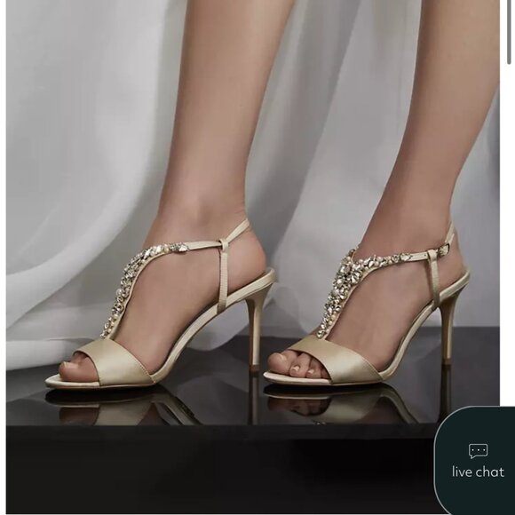 WOMENS CRYSTALS AND PEARLS VAMP T-STRAP SATIN HEELS IN SIZE 8.5 - Picture 2 of 10